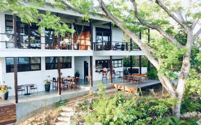 TheHill 01: Boutique Inn (16+), privater Eingang, Terrasse und...