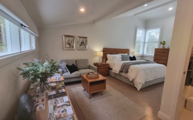 Secluded Luxury Escape at Red Hill: Peppercorn Cottage