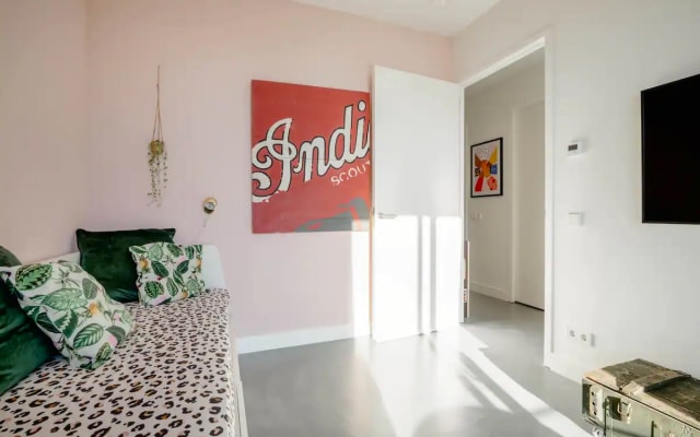 Una camera da letto e un bagno privati
