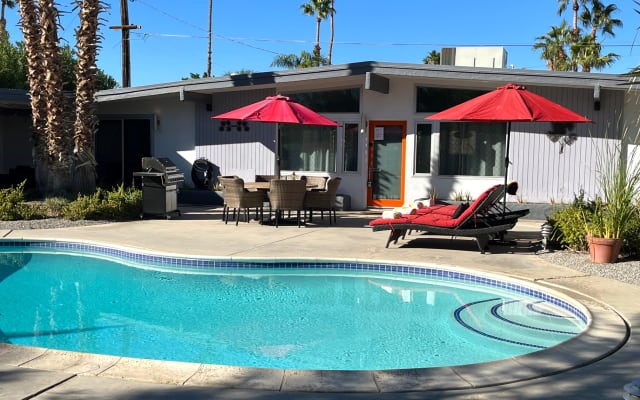 Einzigartiges Pool-Haus mit 2 Master-Suiten