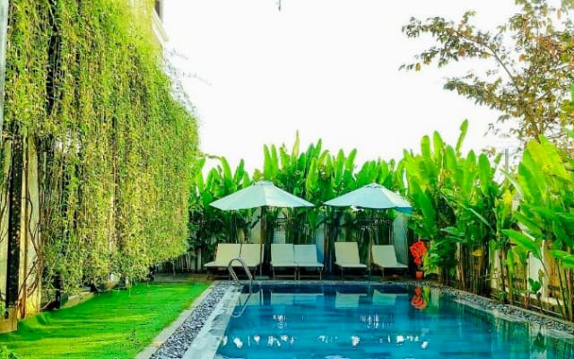Lime Villa - Twin
Relax and recharge in this oasis of tranquility