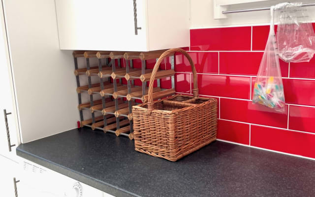 A beautiful newly renovated clean home with parking & dishwasher