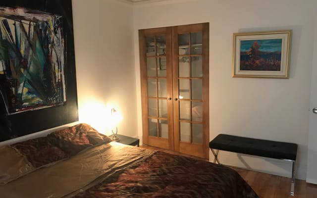 Completely renovated 2-bedroom apartment near the Village and the metro - Picture 9