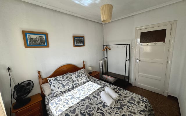 Double room with private bathroom in the center of Madrid