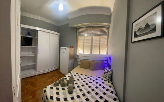 Quarto (cama de casal), Copacabana, a um quarteirão da praia