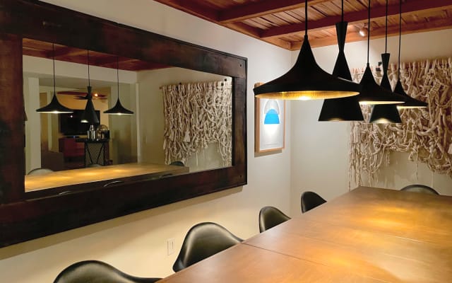 Dieter and Craig's listing on misterb&b - Dining Room