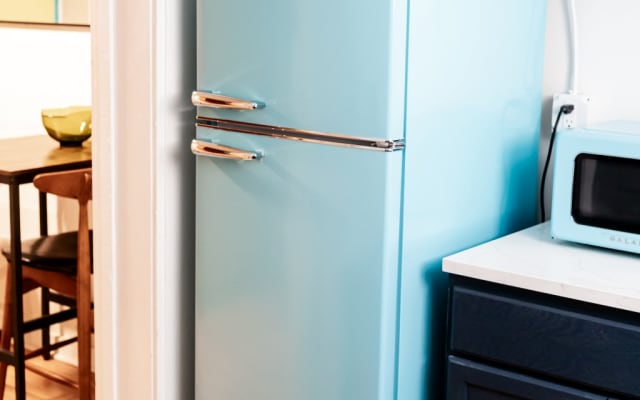 Garden apartment with private entrance and hot tub - Picture 8