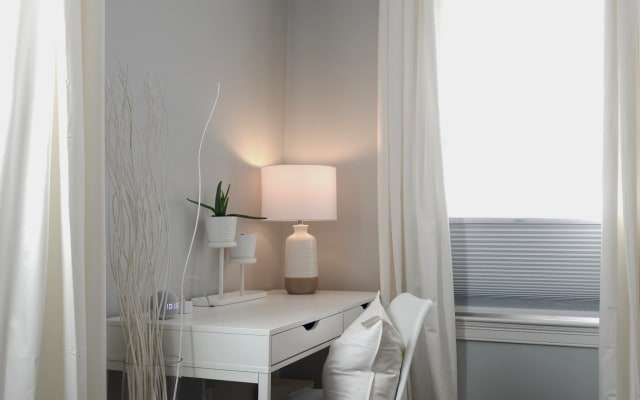 Newly Renovated + Spacious Apt w/ Parking - Picture 4