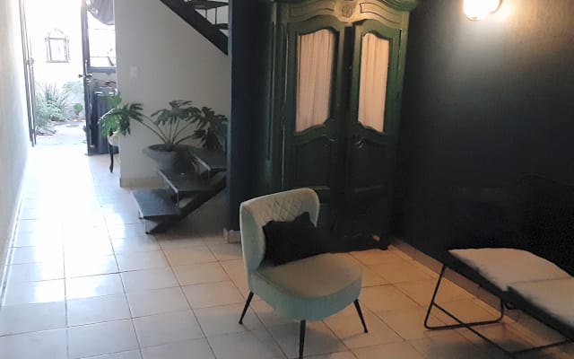 Cozy and clean house, near by shopping centers. Chill vibes.