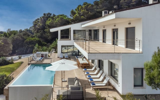 Entfliehen Sie dem Luxus in unserer eleganten Villa mit 7 Schlafzimmern in Sotogrande - Foto 10