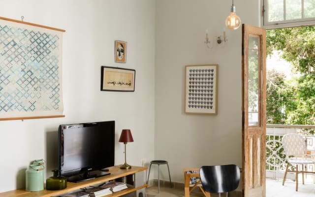 Anuncio de Micol en misterb&b - Living room with Tv and balcony