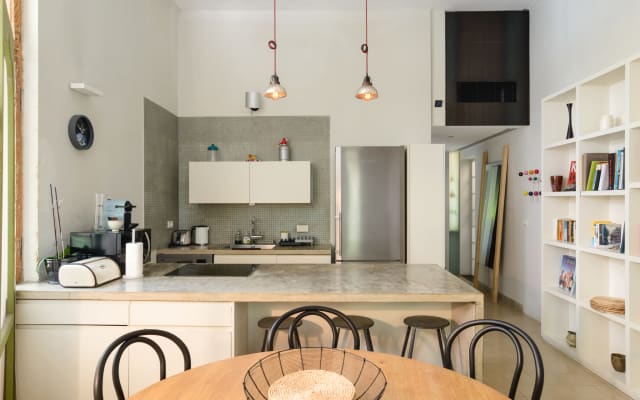 Anuncio de Micol en misterb&b - Kitchen view from the dining area