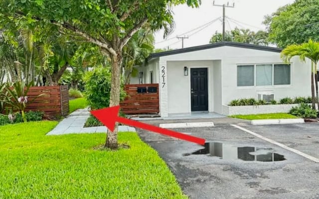 Wilton Manors Pad