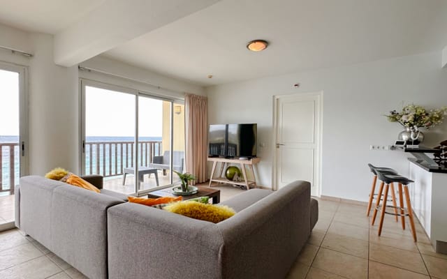 Breathtaking 2 Bedroom Beachfront
Jan Thiel
 - Picture 7