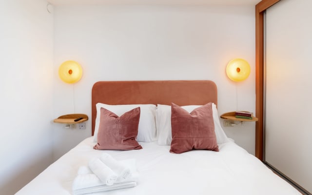 Neta's Central Gem with Bomb Shelter in Tel Aviv