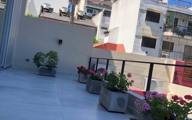 Annonce de Esteban sur misterb&b - Balcón privado  con vista al jardín trasero 