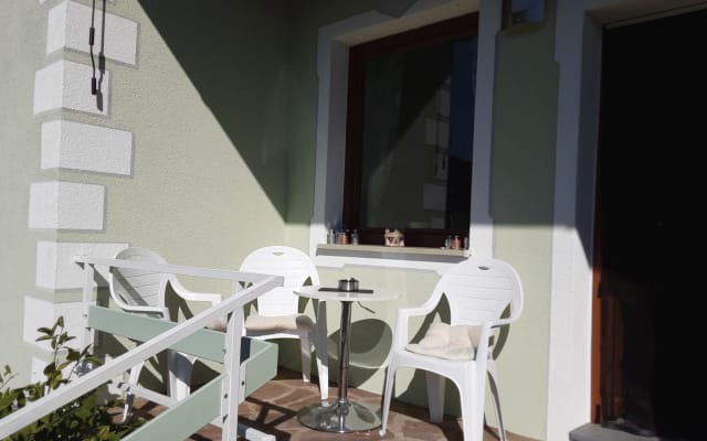 Piso recién reformado en el campo