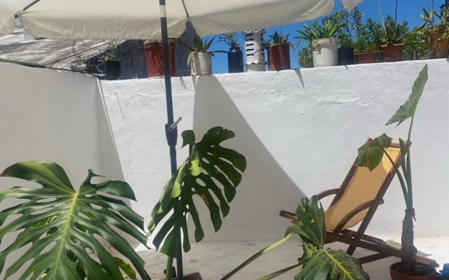 PVT Room with Double bed & AC - Picture 12