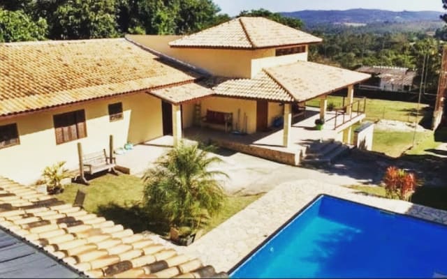 Un refuge à 40 km de São Paulo avec une piscine, un barbecue et un...