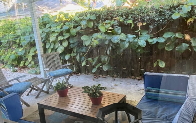 "Charming home, ideal for seasonal guests, with inviting bedrooms."