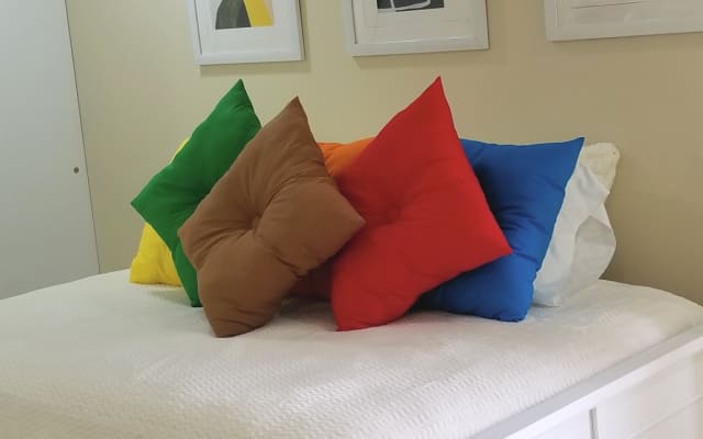Bill's listing on misterb&b - Super Comfortable high quality sheets, bedding and mattress.