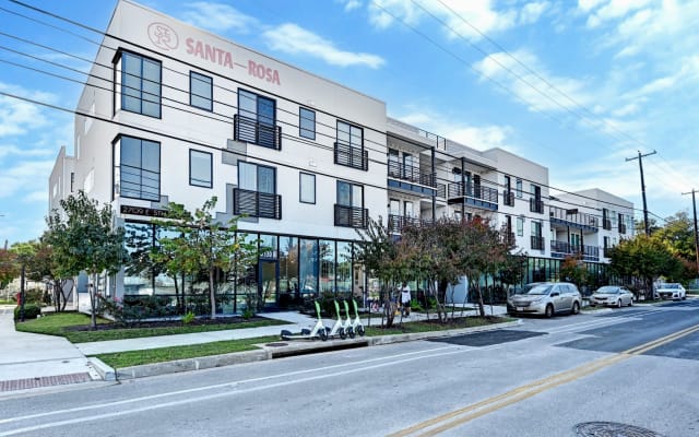Modern, Impeccably Clean Condo in the Heart of East Austin
