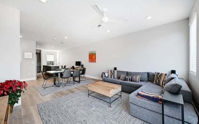 Modern, Impeccably Clean Condo in the Heart of East Austin - Picture 8