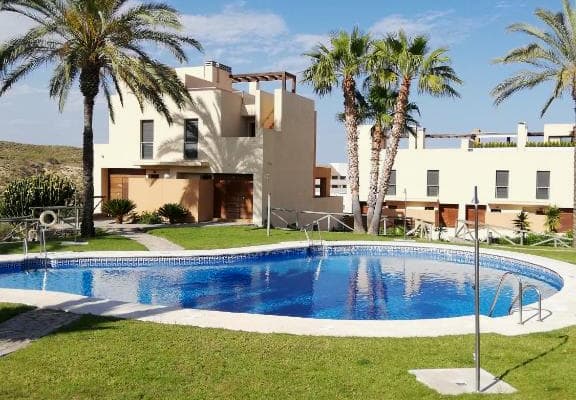 APPARTEMENT AU REZ DE CHAUSSÉE AVEC JARDIN DANS LE GOLF DE VALLE DEL...