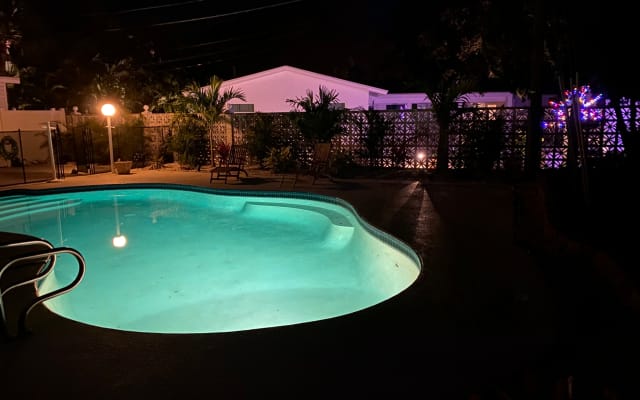 Amplio apartamento de 2 dormitorios con piscina privada climatizada
