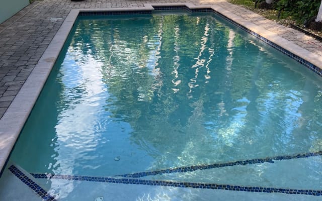 "Charming home, ideal for seasonal guests, with inviting bedrooms."