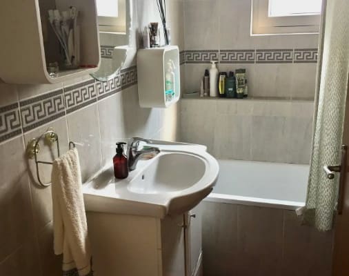 Chambre mignonne dans un superbe appartement de Belgrade !