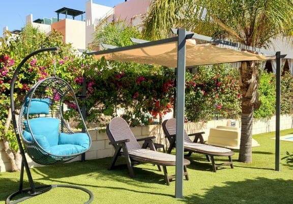 bel appartement en première ligne avec piscine privée !
