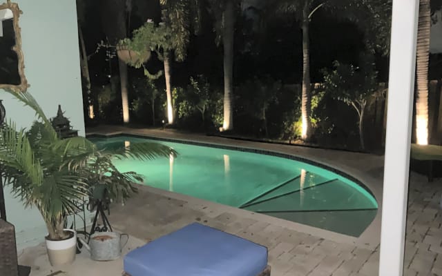 "Charming home, ideal for seasonal guests, with inviting bedrooms." - Picture 16