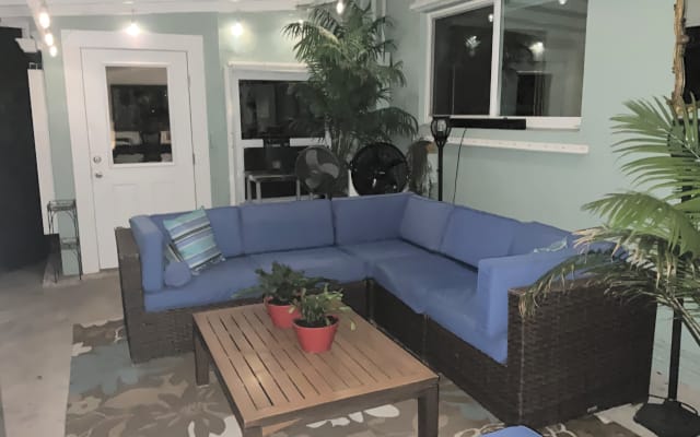 "Charming home, ideal for seasonal guests, with inviting bedrooms." - Picture 17