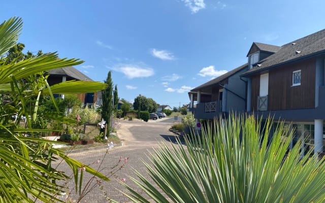 Beautiful residence with 43 furnished units close to all amenities