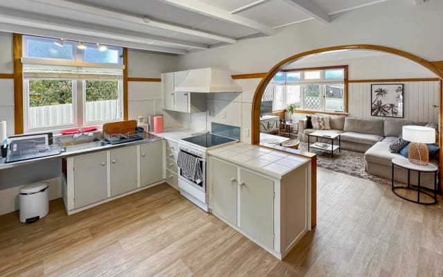 Tui Escape - 4 Bedroom Downstairs Villa Birkenhead - Picture 5
