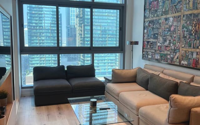 Élégant appartement d'une chambre à coucher dans la marina de Dubaï
