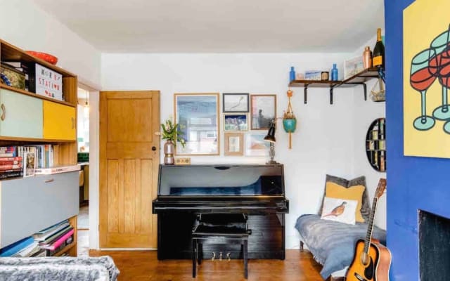 Funky London pad, With garden and easy commute into central London