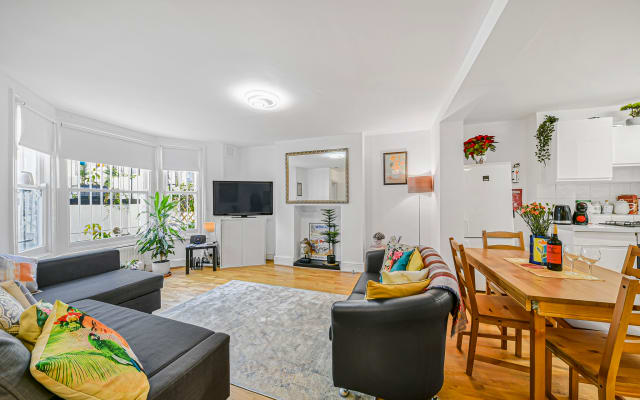 Charmant appartement central de 2 chambres avec jardin privé à Maida...