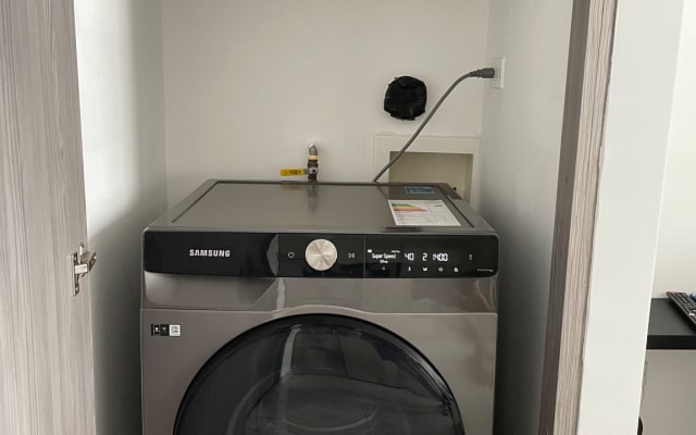 Apartamento estúdio bem localizado, totalmente equipado, num edifício novo.
 - Foto 7