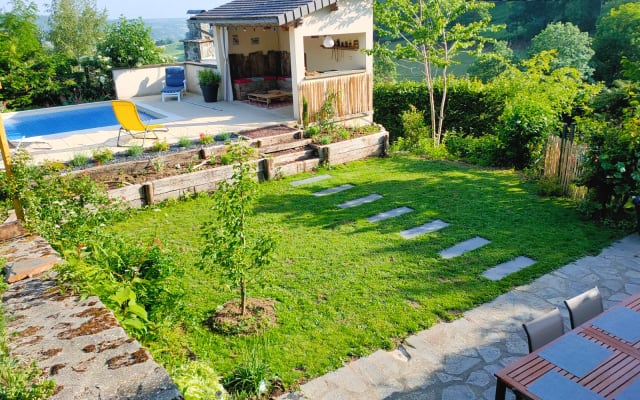 Ferienhaus mit privatem Pool und ohne Visavis