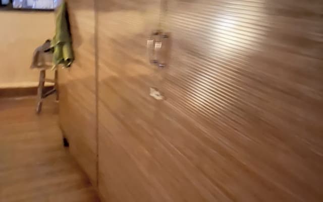 Un hogar lejos de casa, una familia lejos de todas partes...