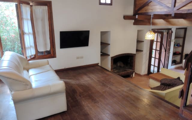 Hermosa casa con parque rodeada de bosque en buena ubicacion