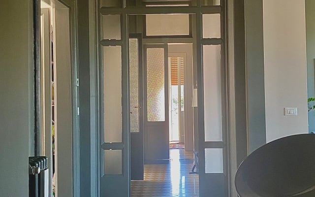 Chambre avec salle de bain privée dans un bel appartement du centre ville - Photo 12