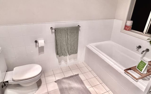 Bdrm privé-Ensuite-Modern home-Full Amenities