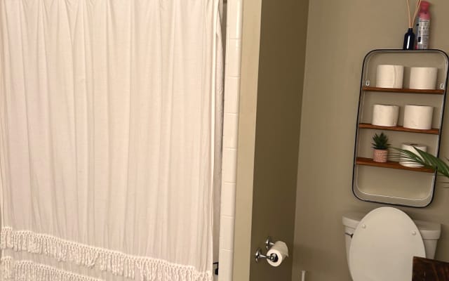 Private bedrooms in an affluent neighborhood close to city & shopping