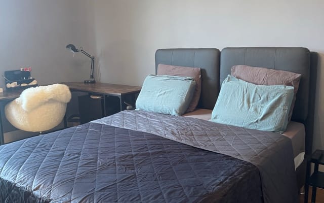 Großes Zimmer mit Charme in einem "bemerkenswerten" Mühlsteinhaus