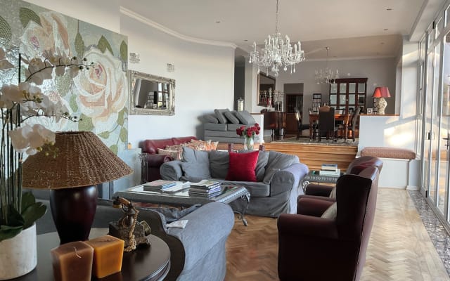 Spacieuse maison classique et moderne, avec des vues magnifiques depuis...