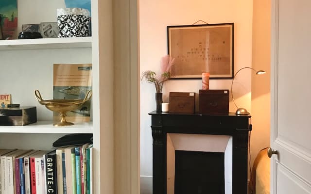 Cosy apartment in central Paris in a lively neighborhood