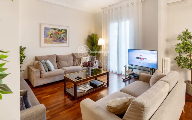 Large & beautiful apartment 4min Passeig de Gràcia
